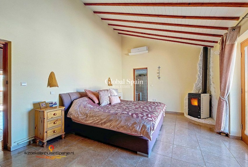 Venta - Casa de los hombres -
Abanilla