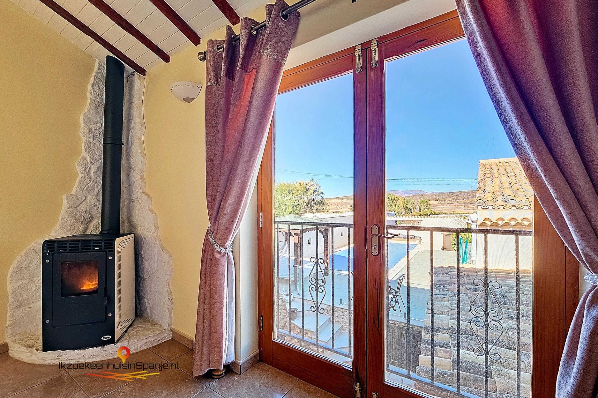 Venta - Casa de los hombres -
Abanilla