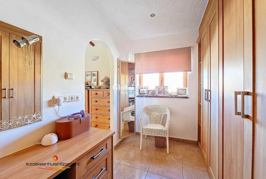 Venta - Casa de los hombres -
Abanilla