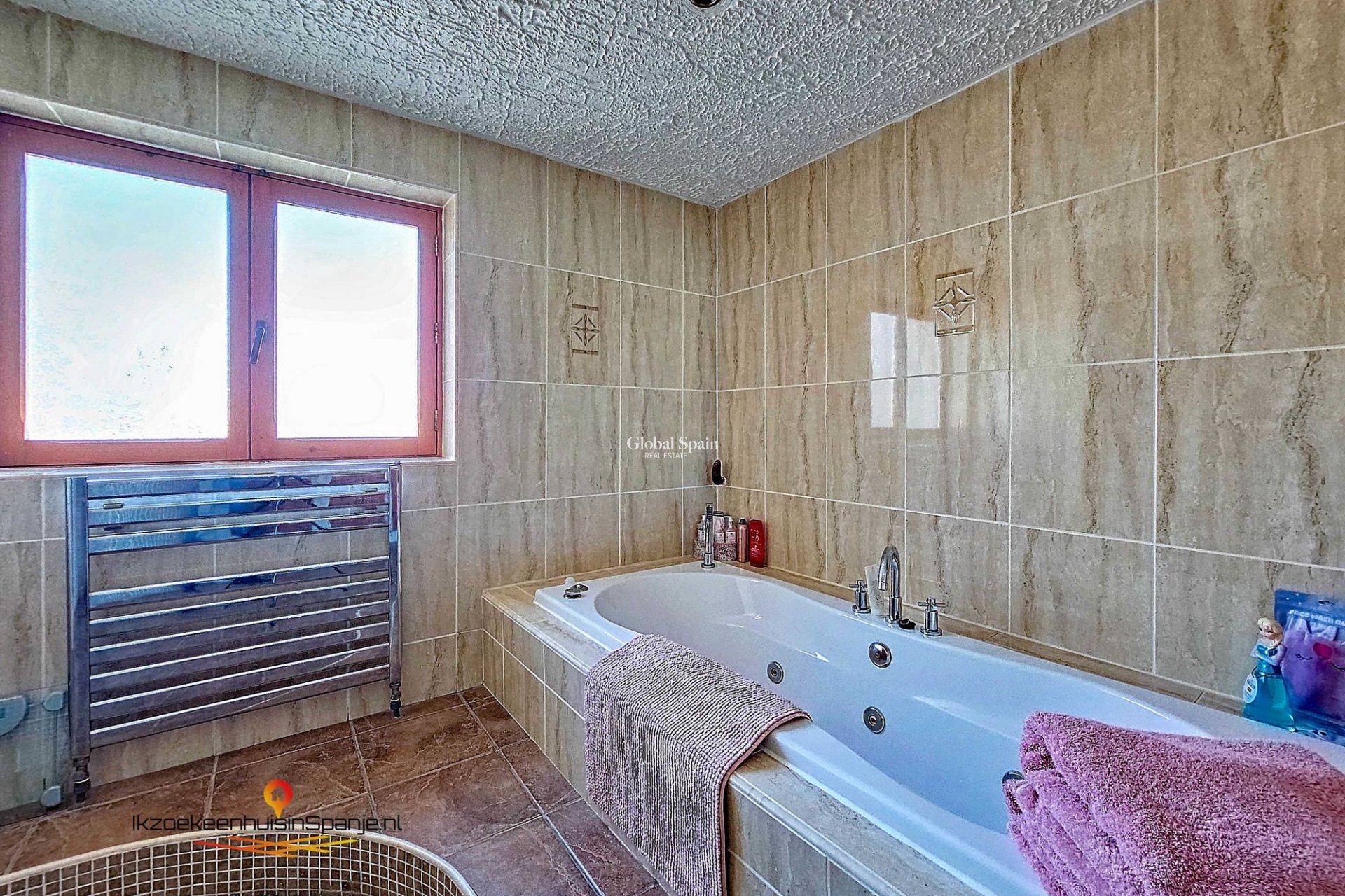 Venta - Casa de los hombres -
Abanilla