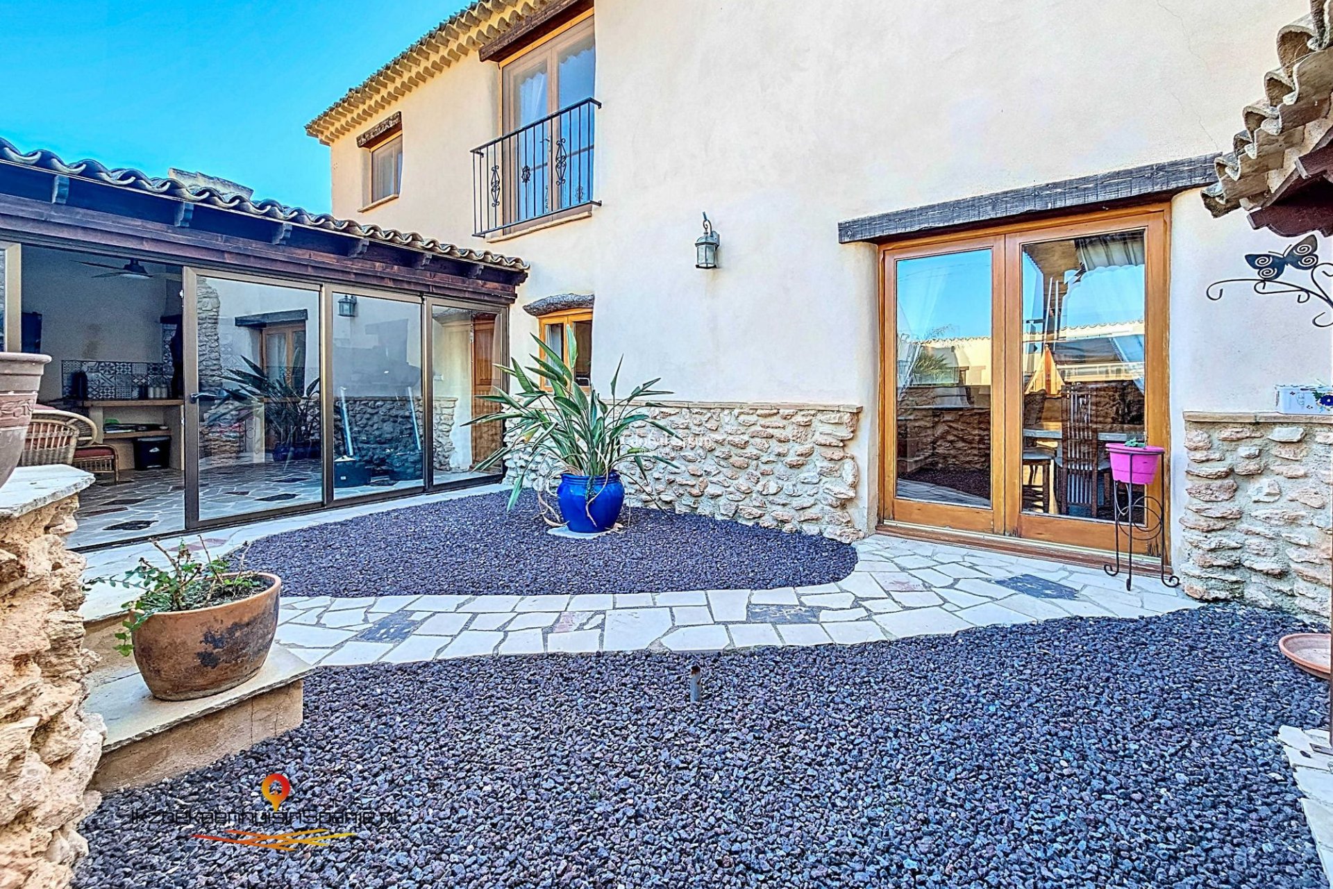 Venta - Casa de los hombres -
Abanilla