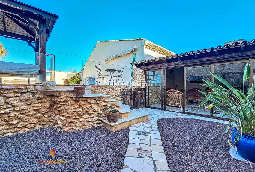 Venta - Casa de los hombres -
Abanilla