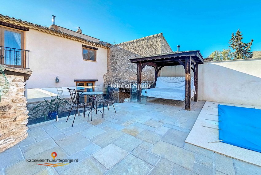 Venta - Casa de los hombres -
Abanilla