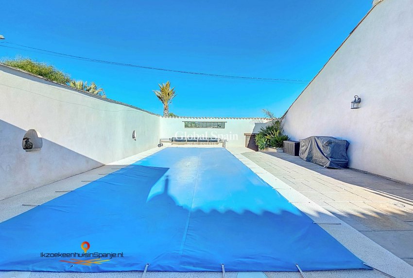 Venta - Casa de los hombres -
Abanilla