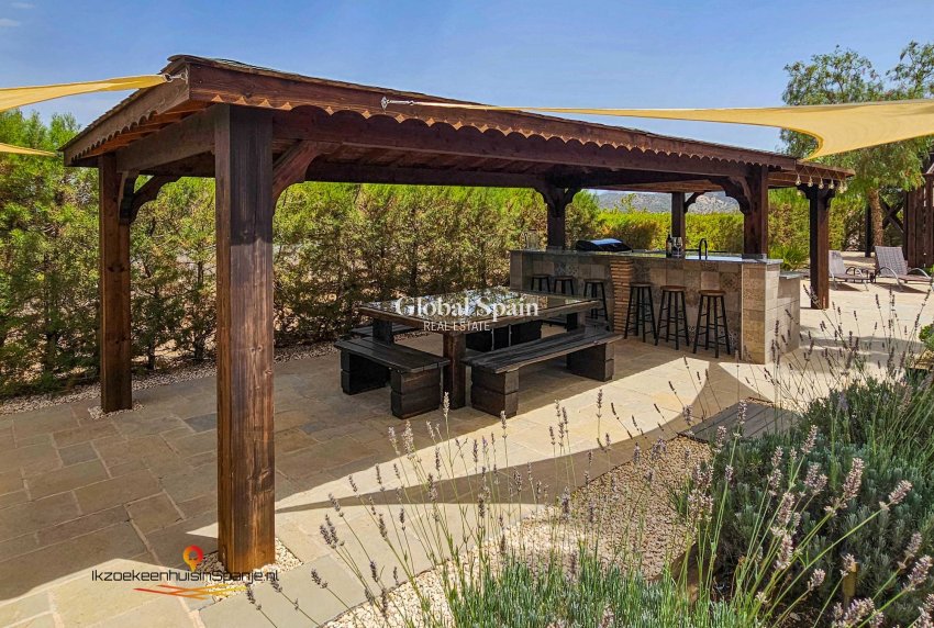 Venta - Casa de los hombres -
Abanilla