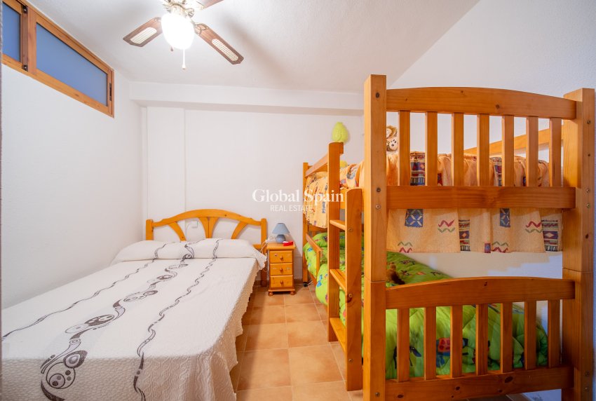 Venta - Casa de pueblo -
TORREVIEJA - La Mata