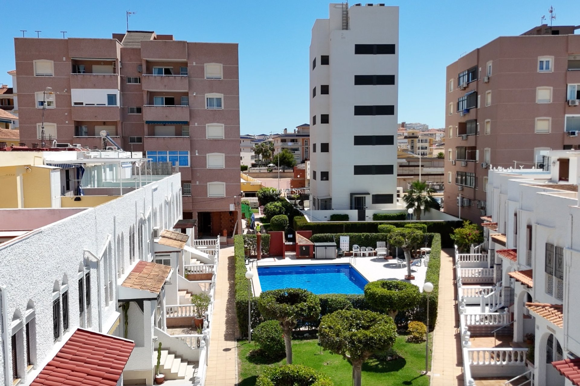 Venta - Casa de pueblo -
TORREVIEJA - La Mata