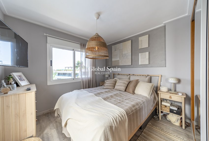 Venta - Casa de pueblo -
TORREVIEJA - LOS BALCONES - LOS ALTOS