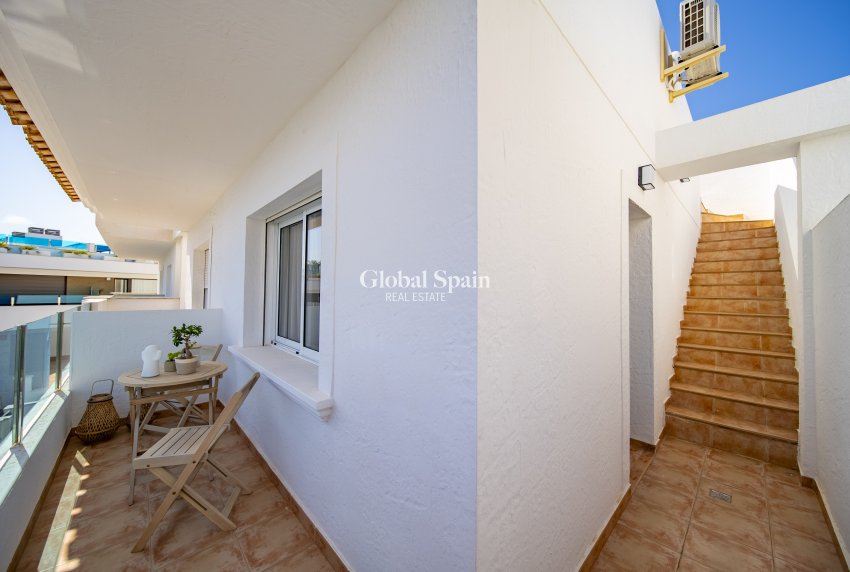 Venta - Casa de pueblo -
TORREVIEJA - LOS BALCONES - LOS ALTOS