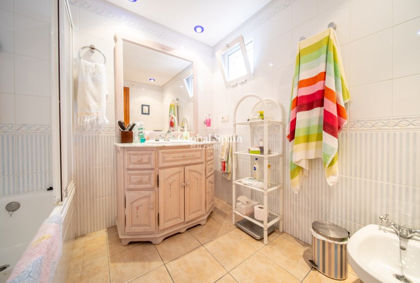 Venta - Casa de pueblo -
TORREVIEJA - Torreblanca