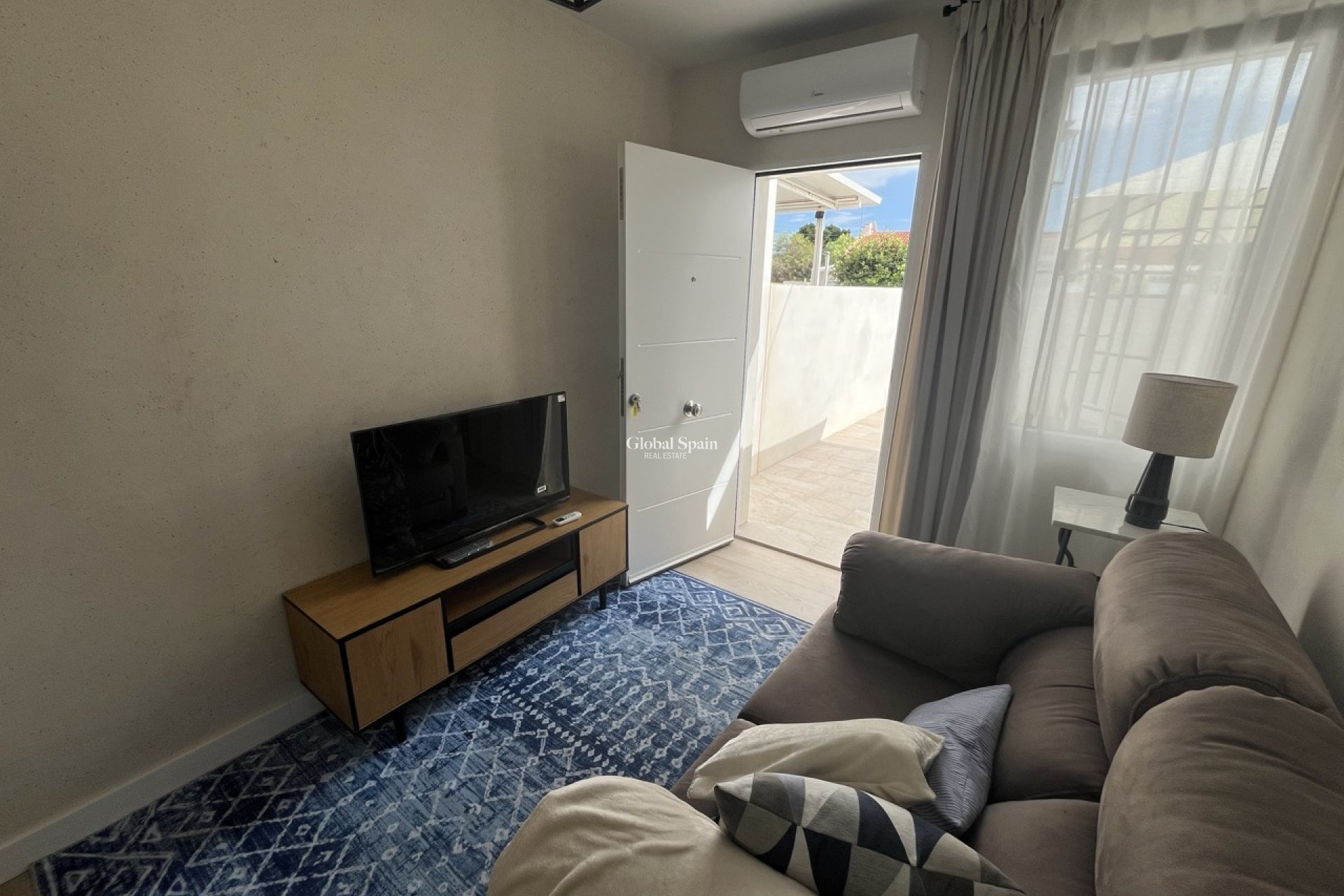 Venta - Casa de pueblo -
TORREVIEJA - Torreta - Florida