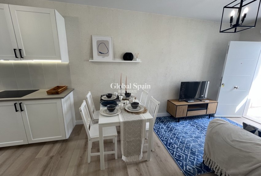 Venta - Casa de pueblo -
TORREVIEJA - Torreta - Florida