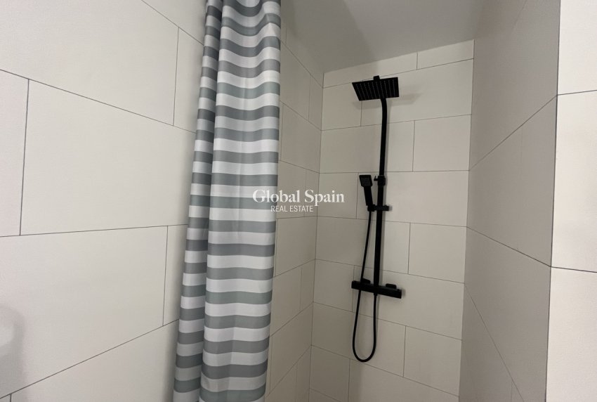 Venta - Casa de pueblo -
TORREVIEJA - Torreta - Florida