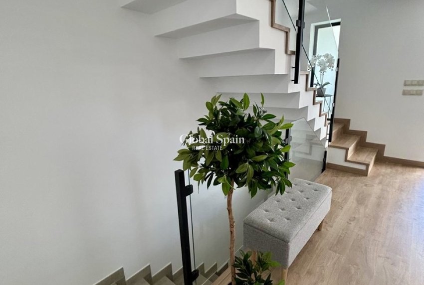 Venta - CASA -
DOLORES - Costa Blanca