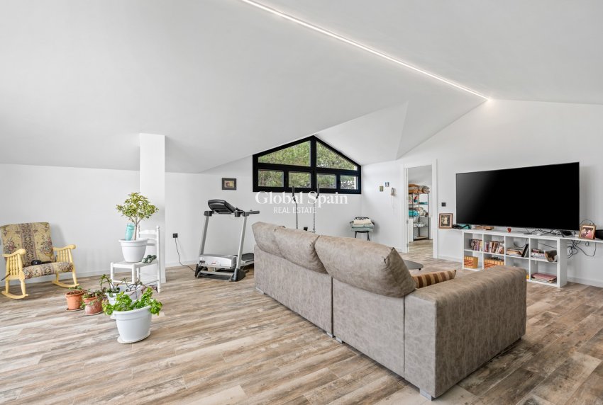 Venta - CASA -
EL ESPARRAGAL - Inland