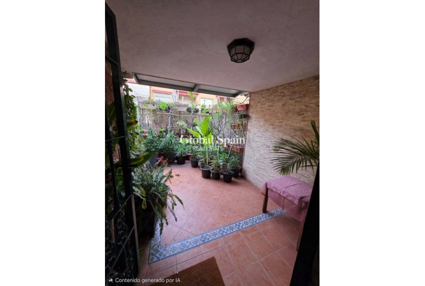 Venta - CASA -
EL PALMAR - Zona Centro