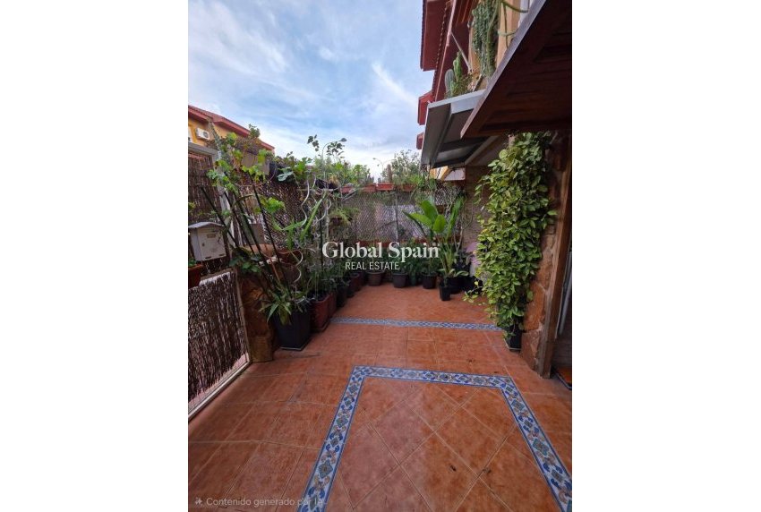 Venta - CASA -
EL PALMAR - Zona Centro