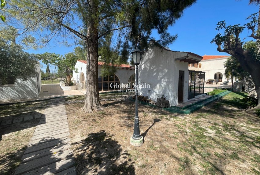 Venta - CASA -
ELDA - Inland