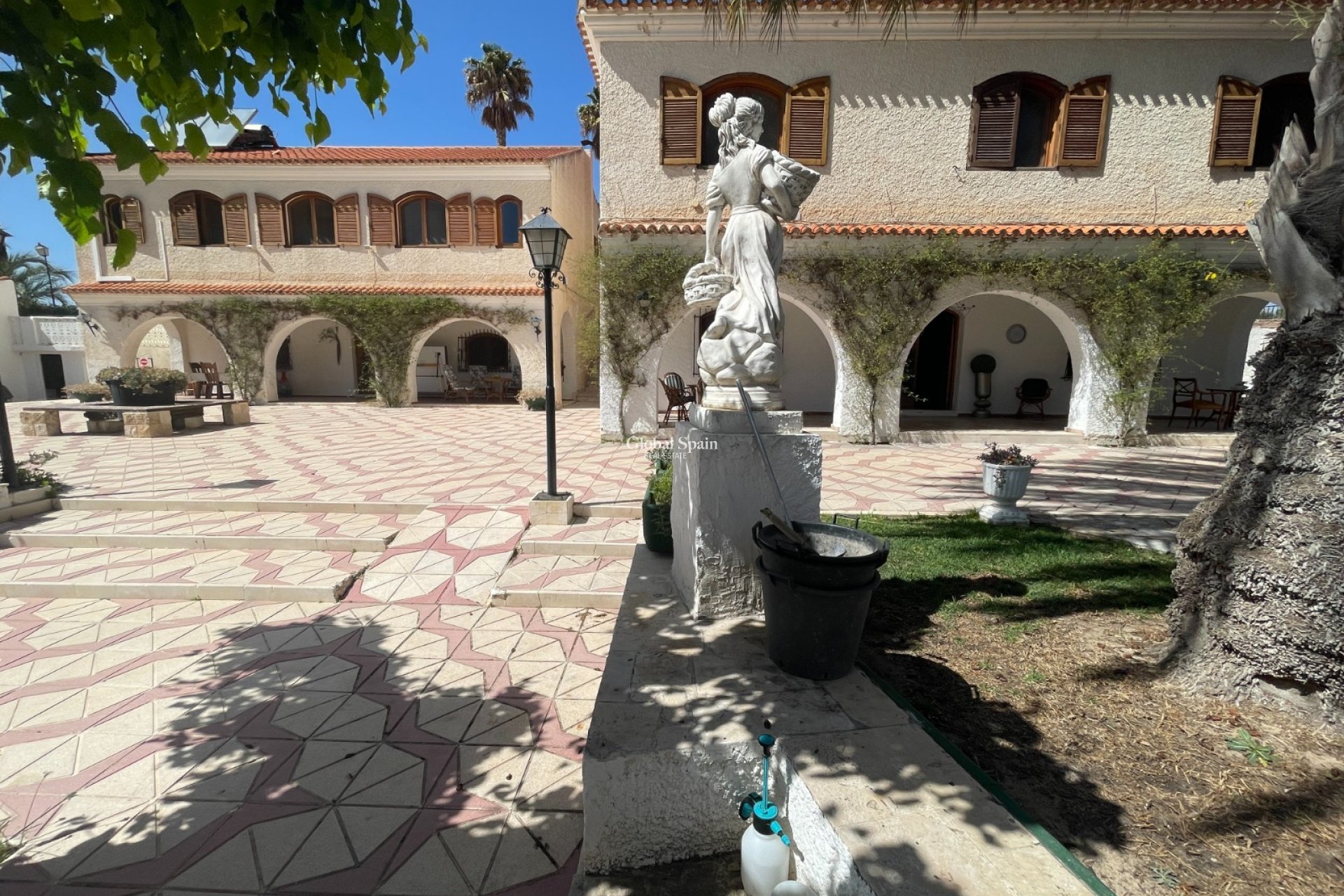 Venta - CASA -
ELDA - Inland