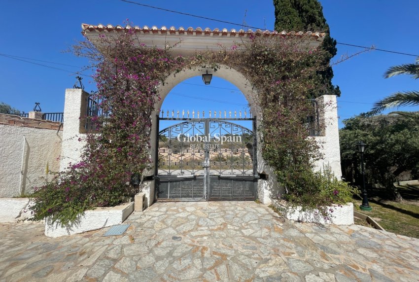 Venta - CASA -
ELDA - Inland