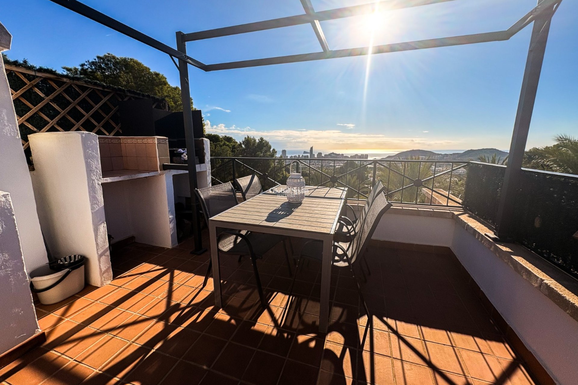 Venta - CASA -
FINESTRAT