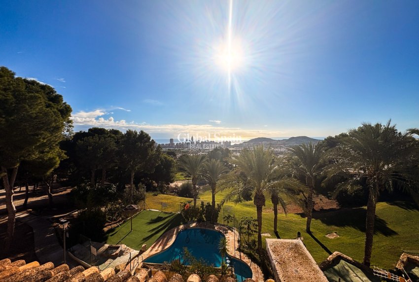 Venta - CASA -
FINESTRAT