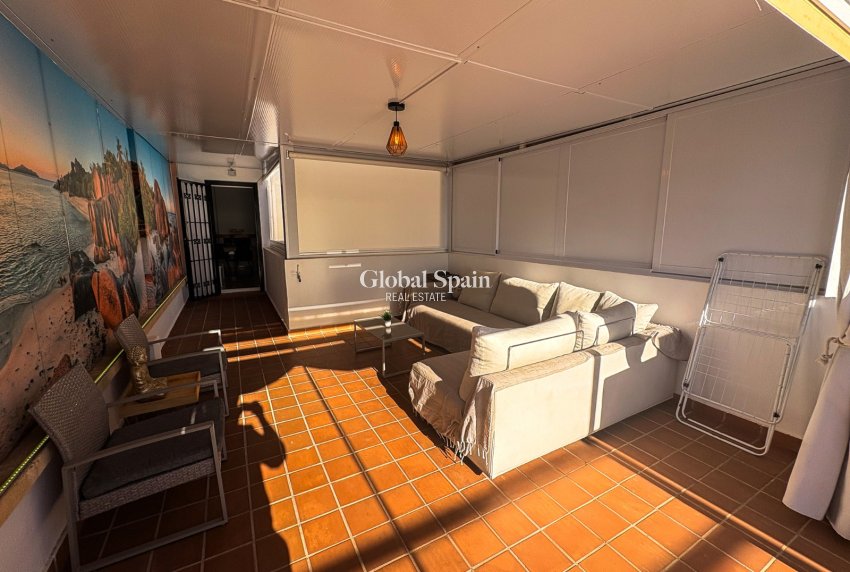 Venta - CASA -
FINESTRAT