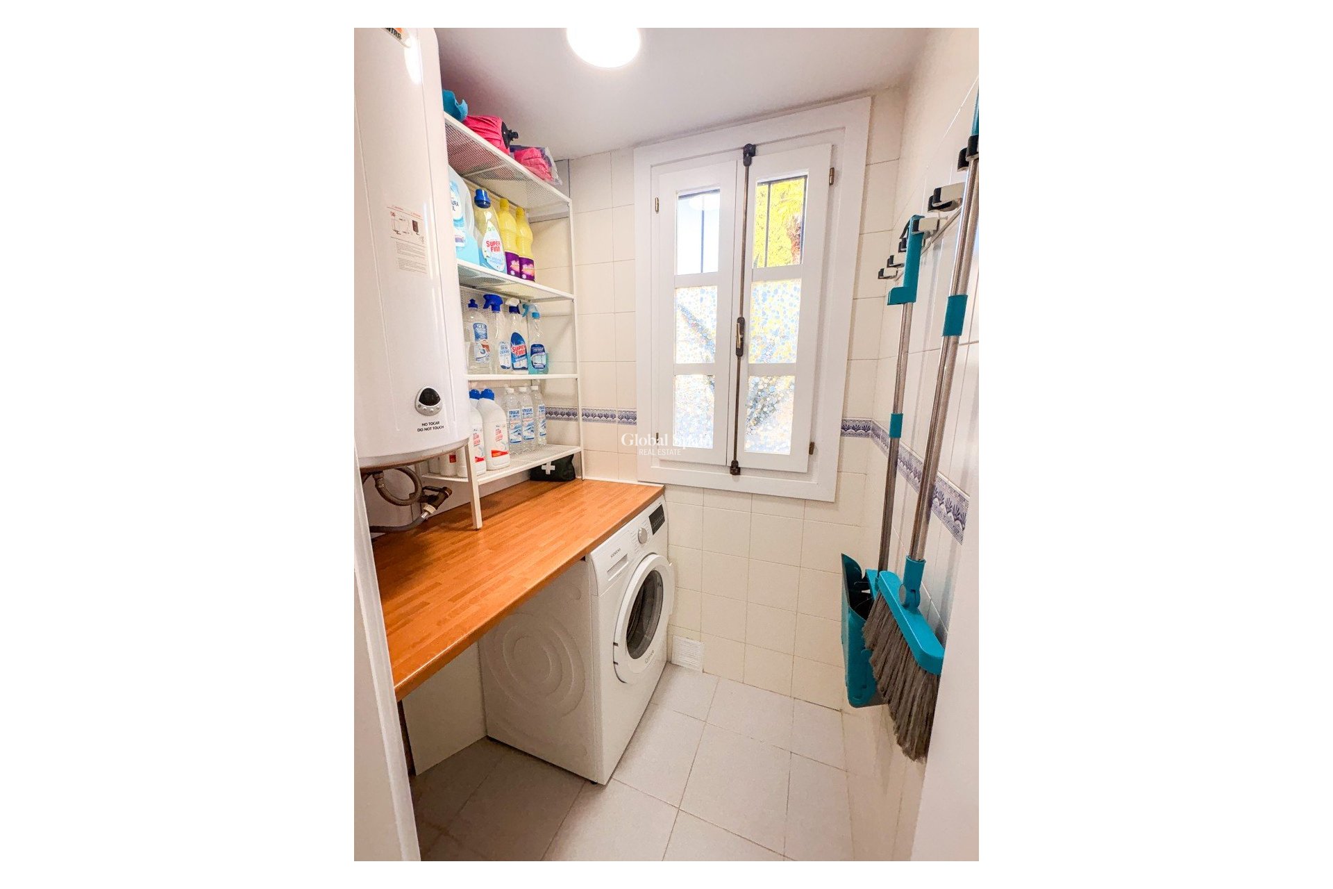 Venta - CASA -
FINESTRAT