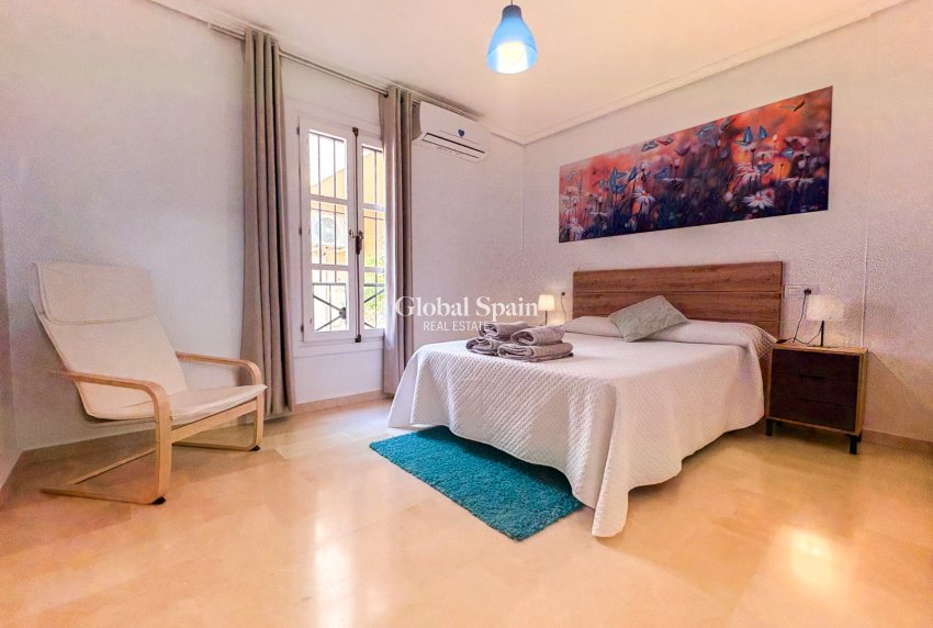 Venta - CASA -
FINESTRAT