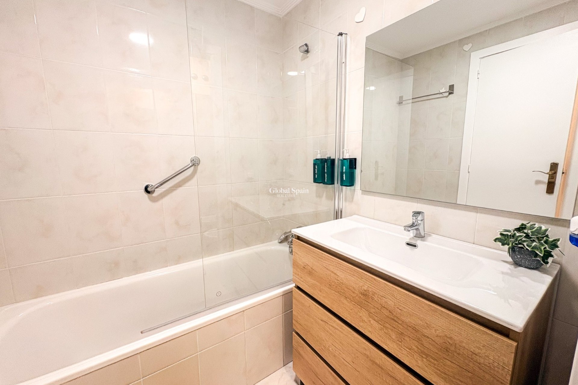 Venta - CASA -
FINESTRAT