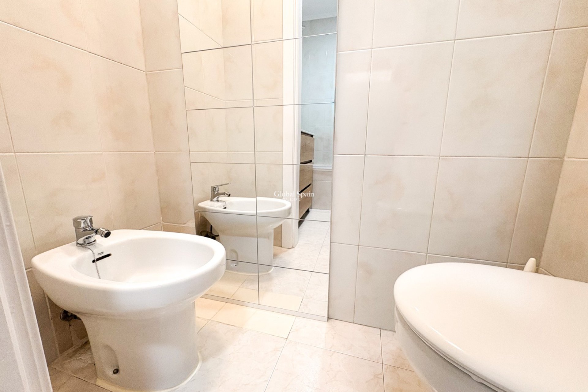 Venta - CASA -
FINESTRAT