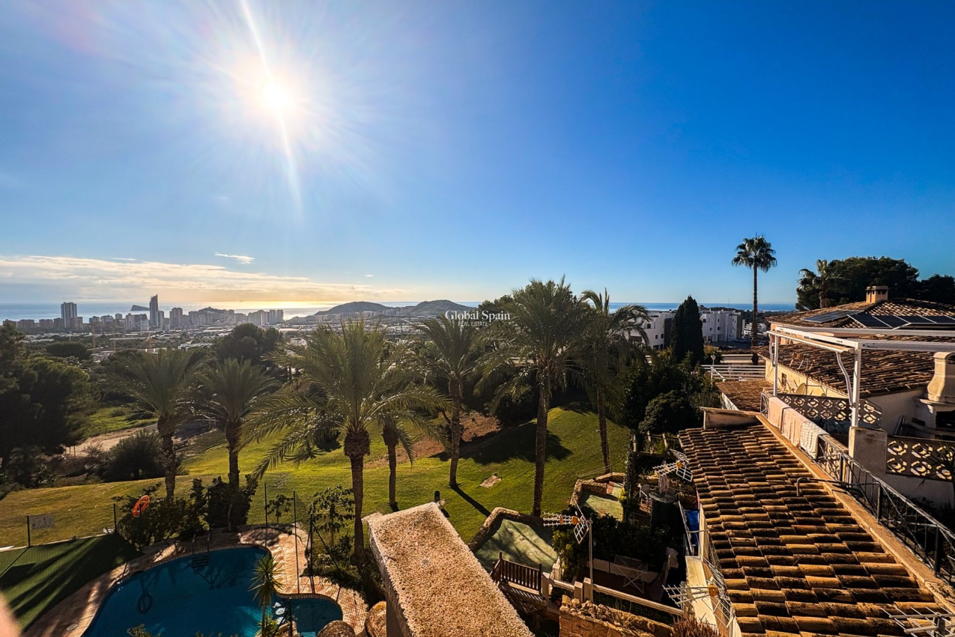 Venta - CASA -
FINESTRAT