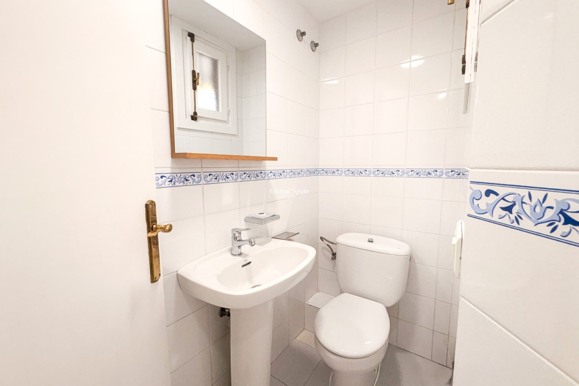 Venta - CASA -
FINESTRAT