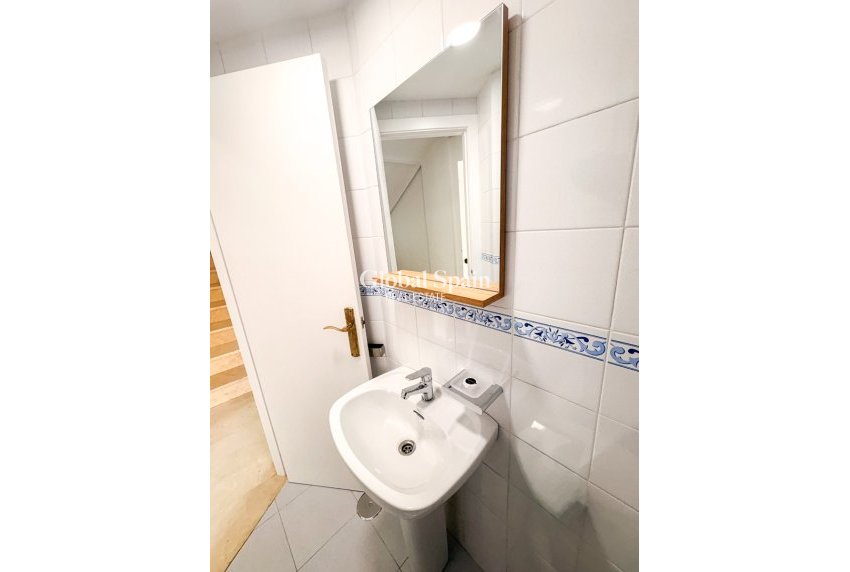 Venta - CASA -
FINESTRAT