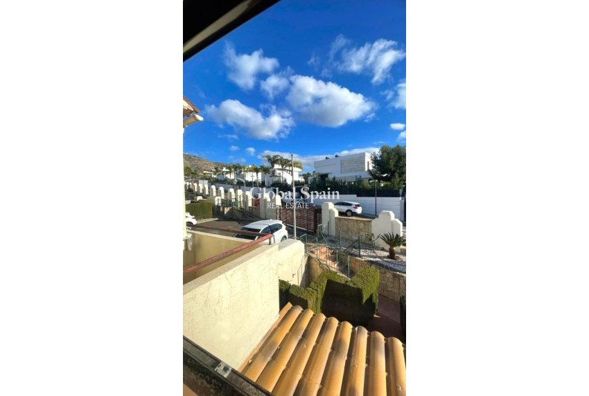 Venta - Casa -
FINESTRAT