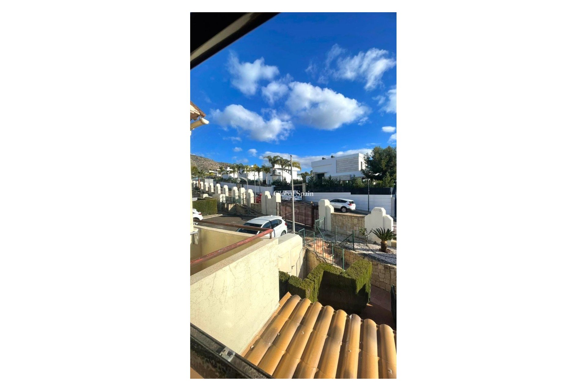 Venta - Casa -
FINESTRAT