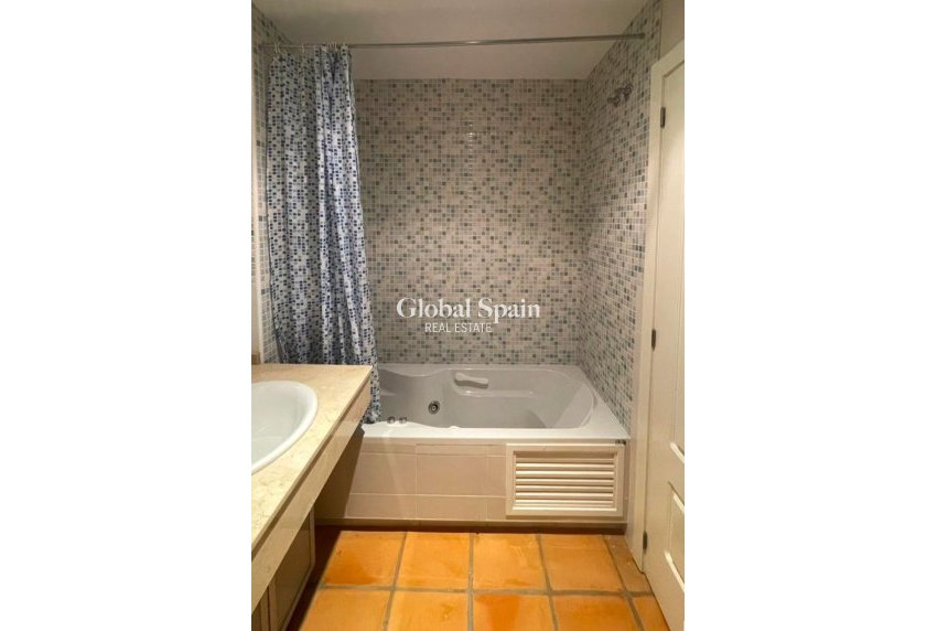 Venta - Casa -
FINESTRAT