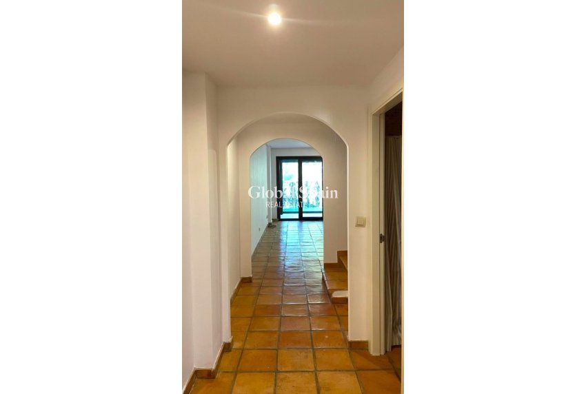 Venta - Casa -
FINESTRAT