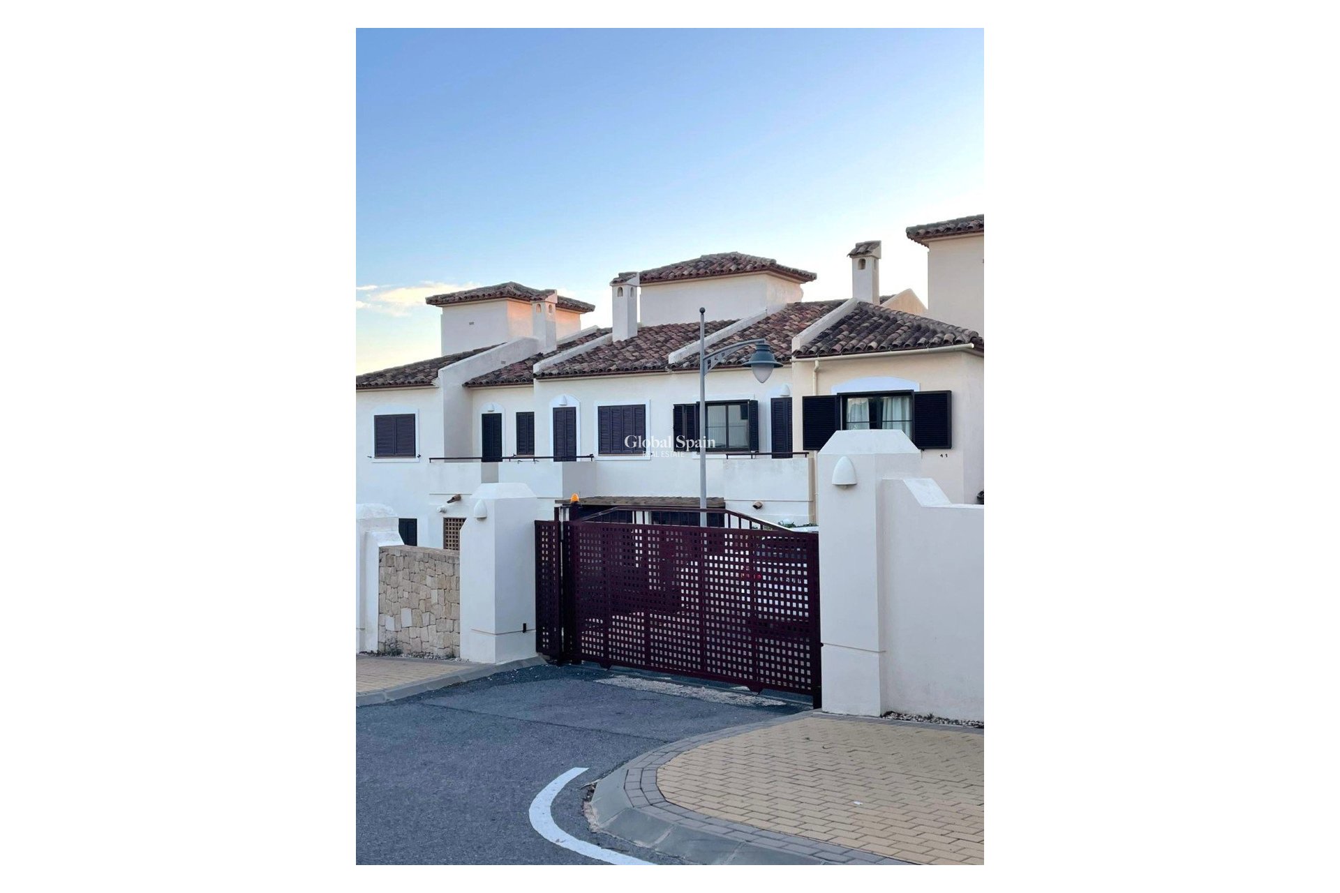 Venta - Casa -
FINESTRAT