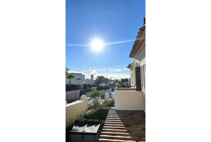 Venta - Casa -
FINESTRAT