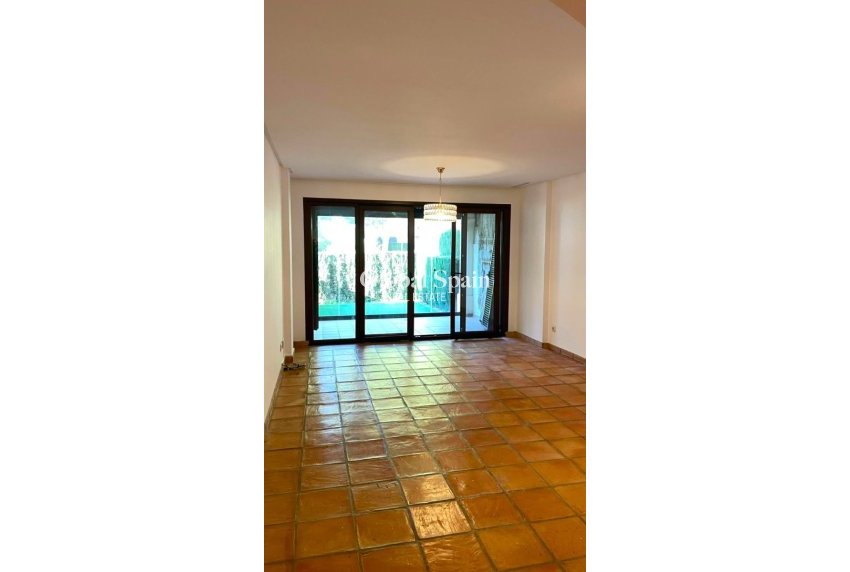 Venta - Casa -
FINESTRAT