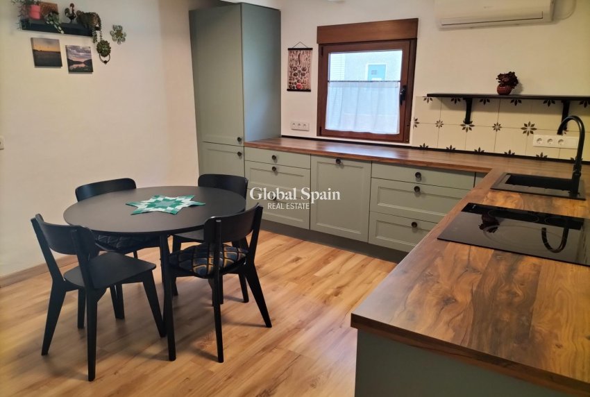 Venta - CASA -
FORMENTERA DEL SEGURA - Centro