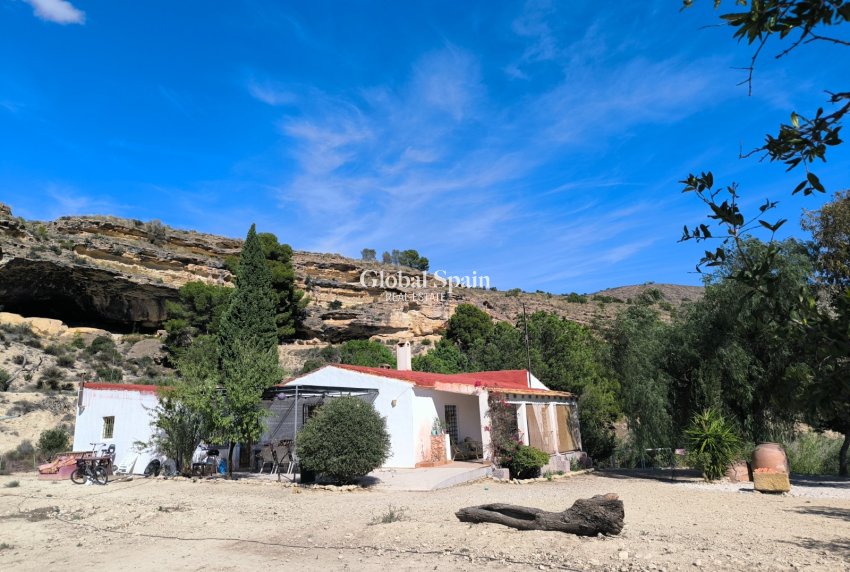 Venta - CASA -
FORTUNA - Inland