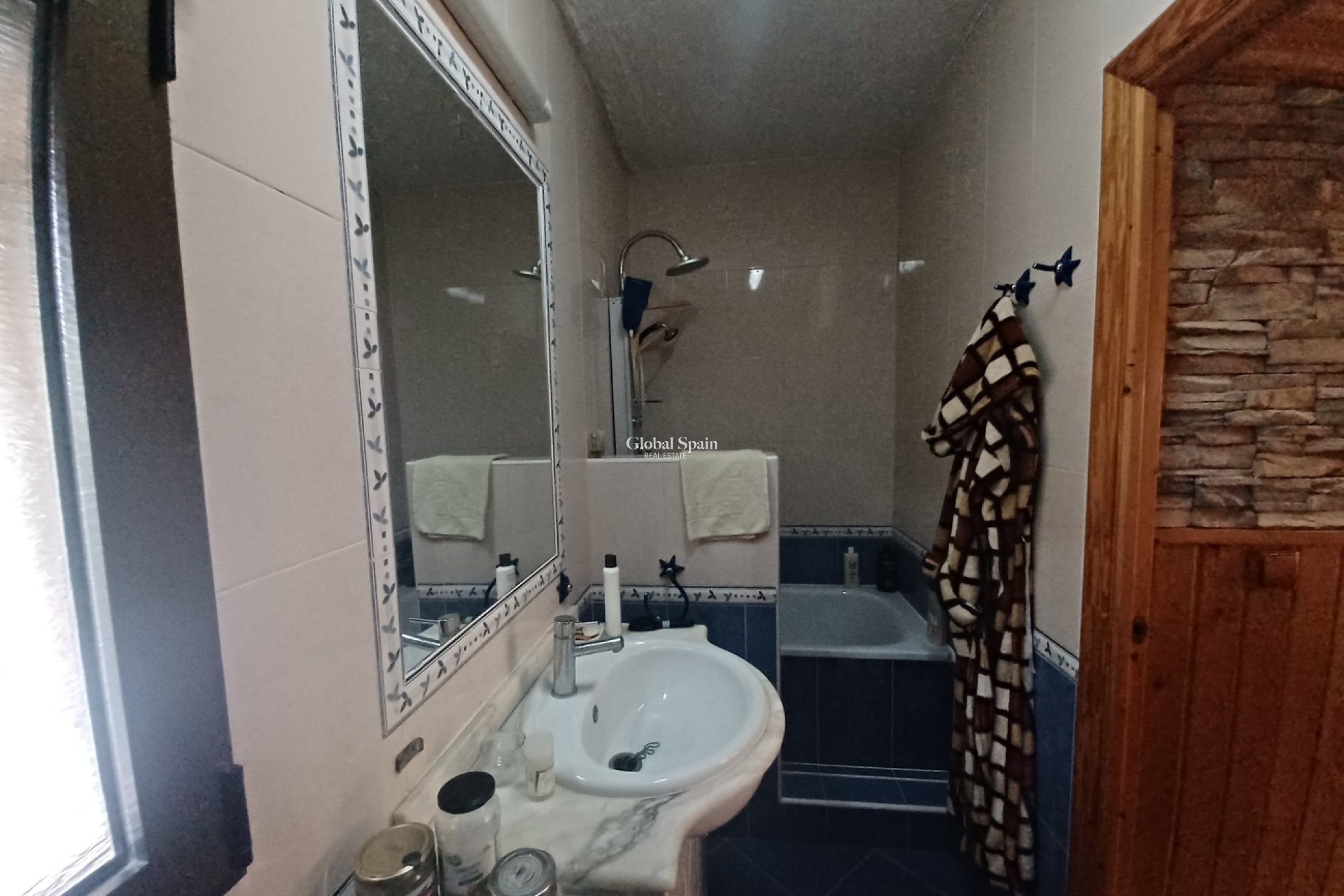 Venta - CASA -
GEA Y TRUYOLS - Inland