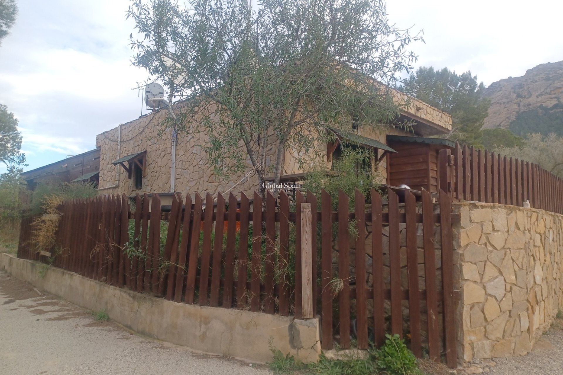 Venta - CASA -
GEA Y TRUYOLS - Inland