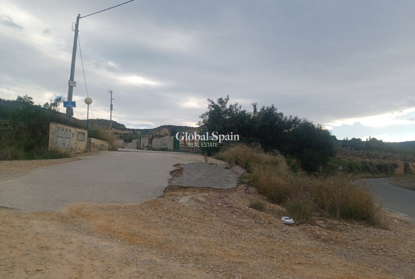 Venta - CASA -
GEA Y TRUYOLS - Inland