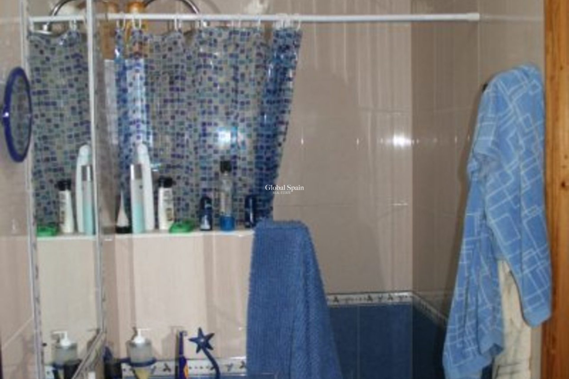 Venta - CASA -
GEA Y TRUYOLS - Inland