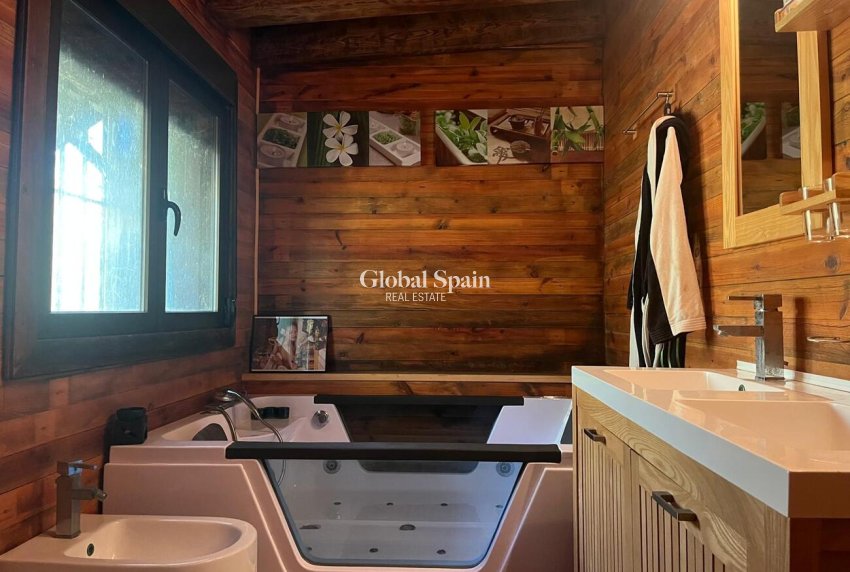 Venta - CASA -
GEA Y TRUYOLS - Inland