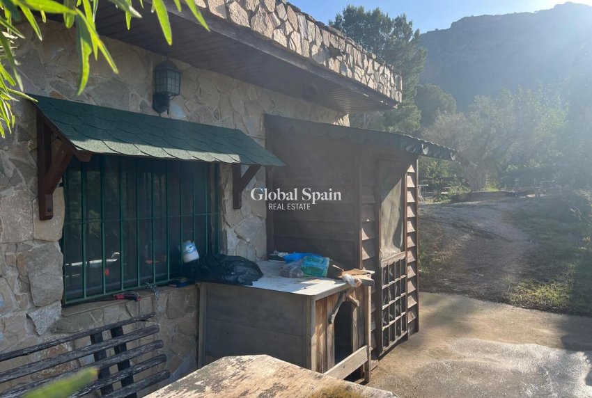 Venta - CASA -
GEA Y TRUYOLS - Inland