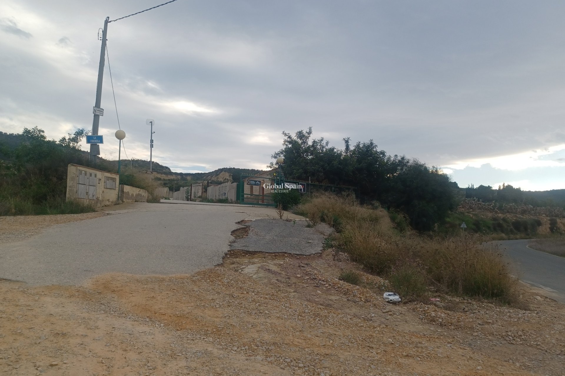 Venta - CASA -
GEA Y TRUYOLS - Inland